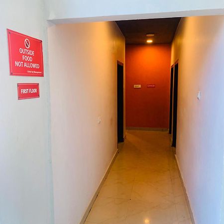 Hotel Aditya Palace Γουβαχάτι Εξωτερικό φωτογραφία