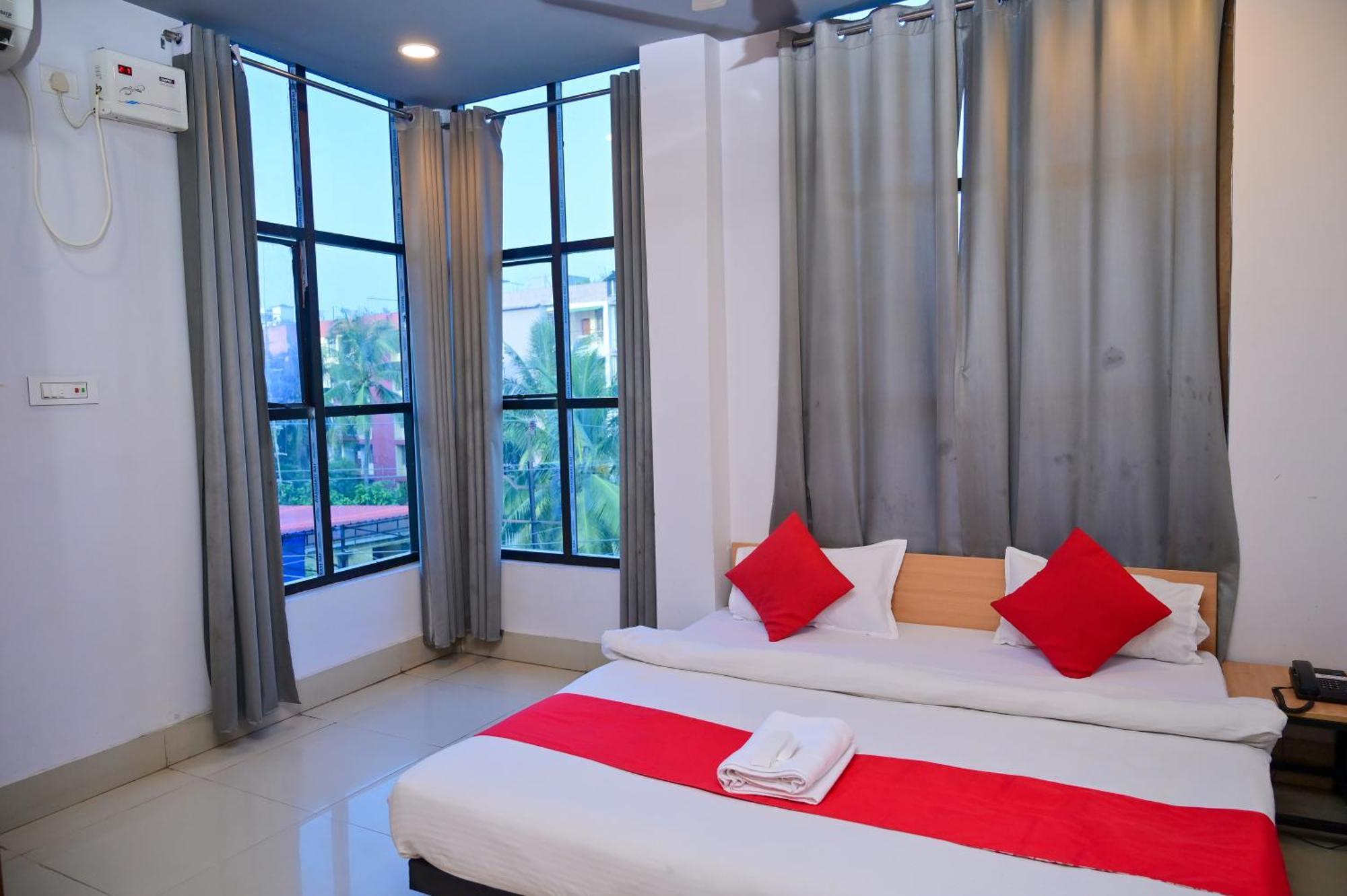Hotel Aditya Palace Γουβαχάτι Εξωτερικό φωτογραφία