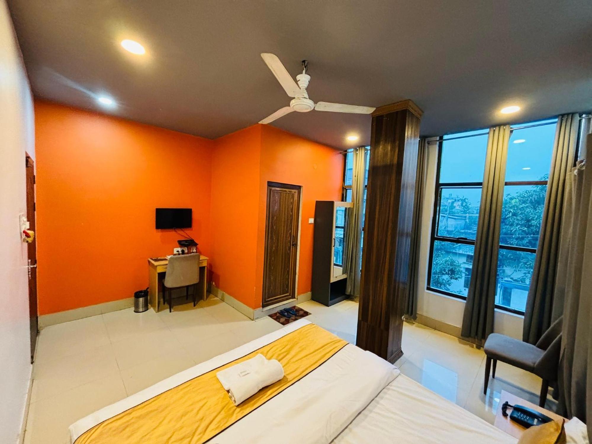 Hotel Aditya Palace Γουβαχάτι Εξωτερικό φωτογραφία