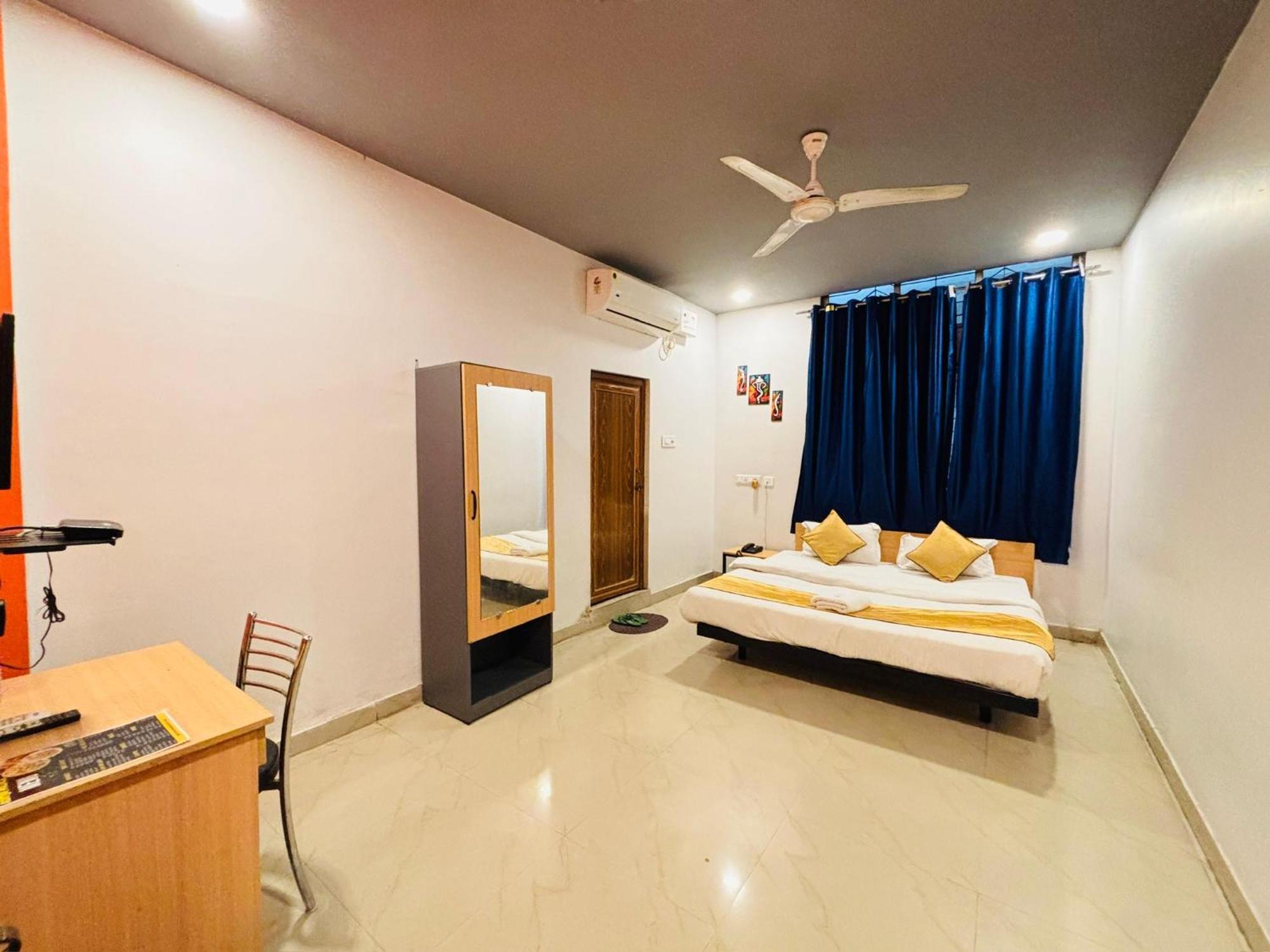 Hotel Aditya Palace Γουβαχάτι Εξωτερικό φωτογραφία